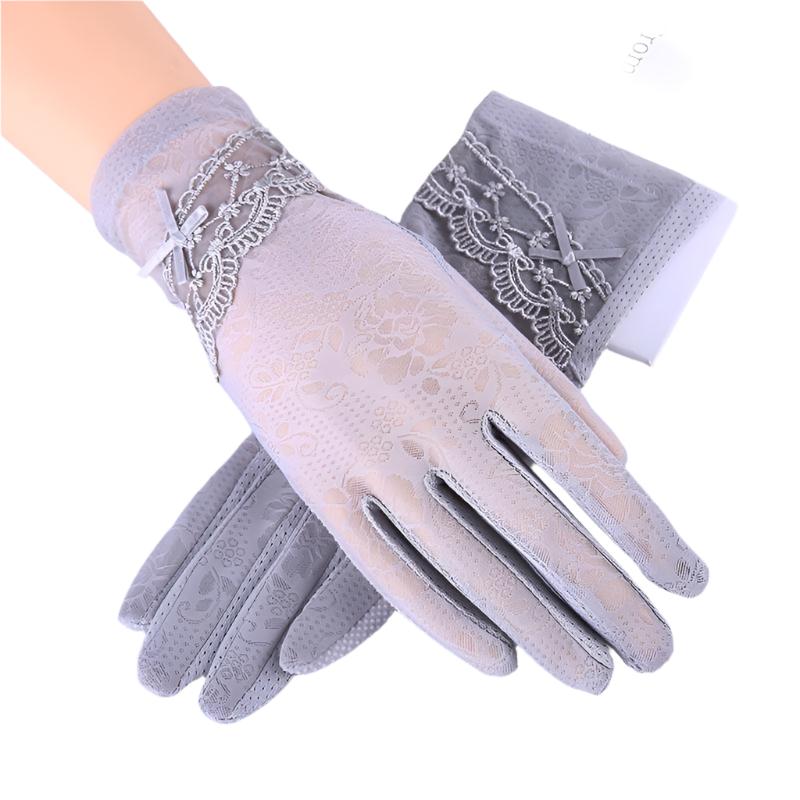 <tc>1950's</tc> Retro Pin Up Lace Gloves