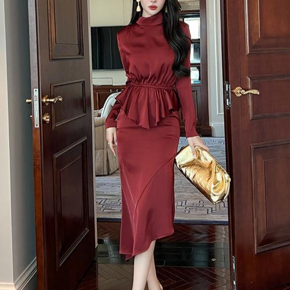 Années 40 Robe de Soirée Peplum Satin - Ma Penderie Vintage