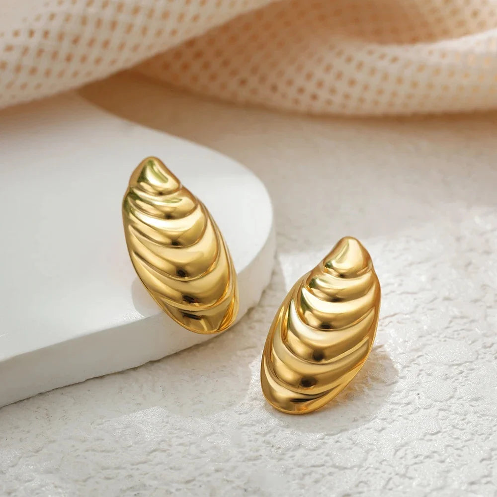 Années 80 Boucles d'oreilles Dorées Coquillage Brutaliste - Ma Penderie Vintage