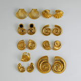 Années 80 Boucles d'oreilles Dorées Coquillage Brutaliste - Ma Penderie Vintage