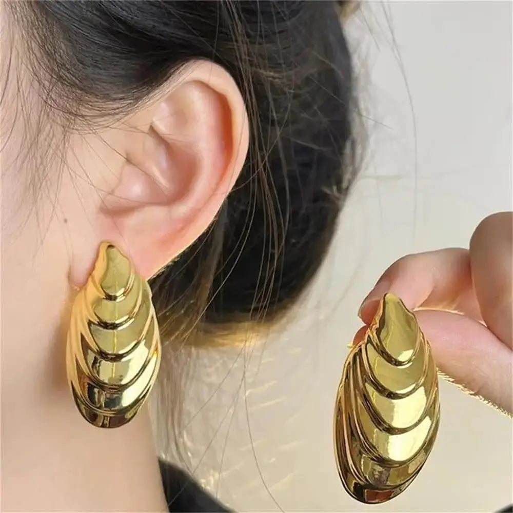 Années 80 Boucles d'oreilles Dorées Coquillage Brutaliste - Ma Penderie Vintage