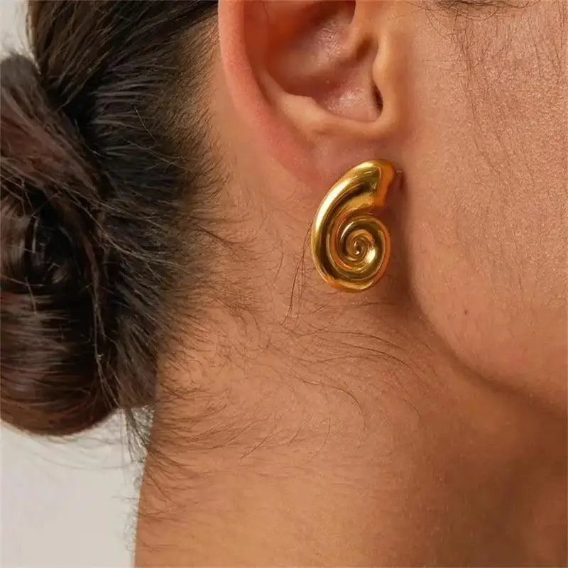Années 80 Boucles d'oreilles Dorées Coquillage Brutaliste - Ma Penderie Vintage