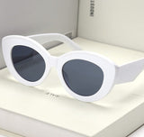 <tr 0>   <tc>L</tc>Retro Cat Eye Sunglasses