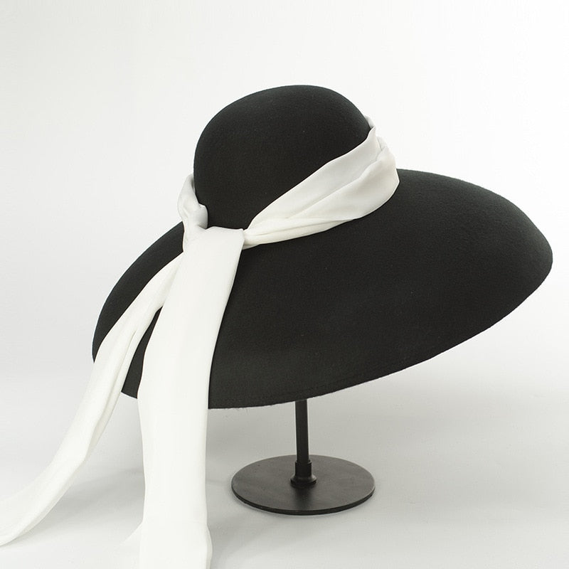 Années 60 Chapeau Laine Glamour Hepburn Noir et Blanc - Ma Penderie Vintage